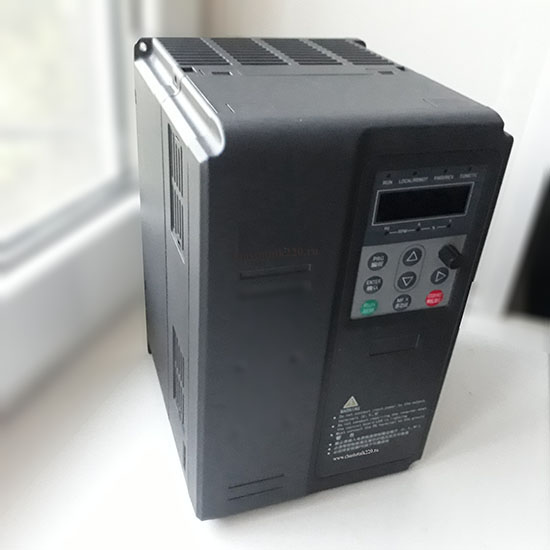 ЧАСТОТНЫЙ ПРЕОБРАЗОВАТЕЛЬ 7.5 КВТ 220 в 380